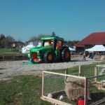 Hüpfburg Traktor