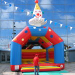 Hüpfburg Clown