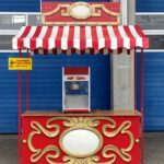 Marktwagen/-stand mit Popcornmaschine